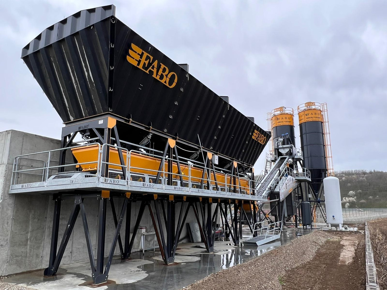 FABO compact concrete plant - Бетонов възел: снимка 1 FABO compact concrete plant - Бетонов възел: снимка 1