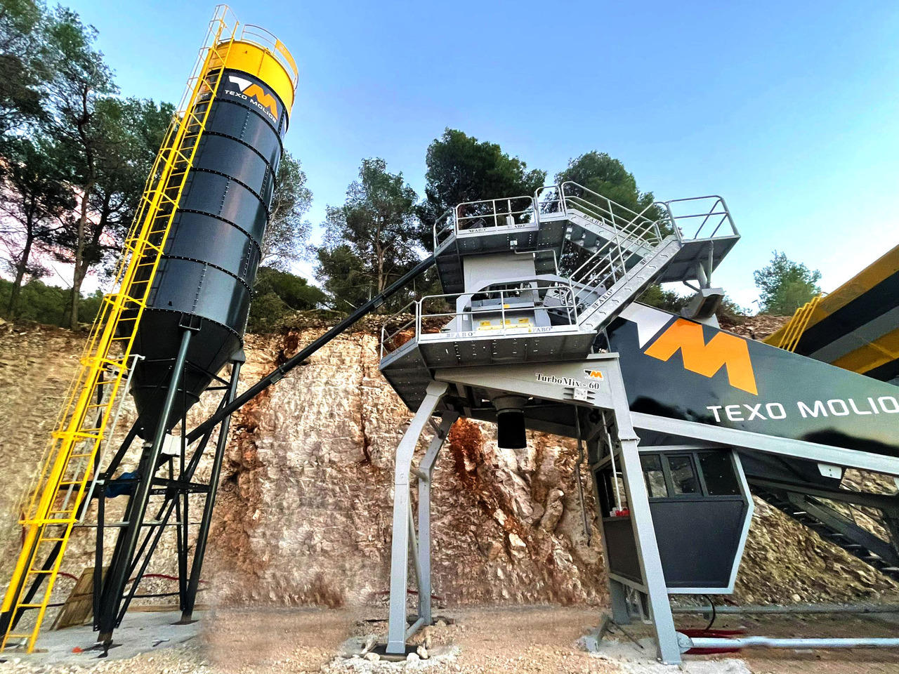 FABO mobile concrete batching plant - Бетонов възел: снимка 1 FABO mobile concrete batching plant - Бетонов възел: снимка 1