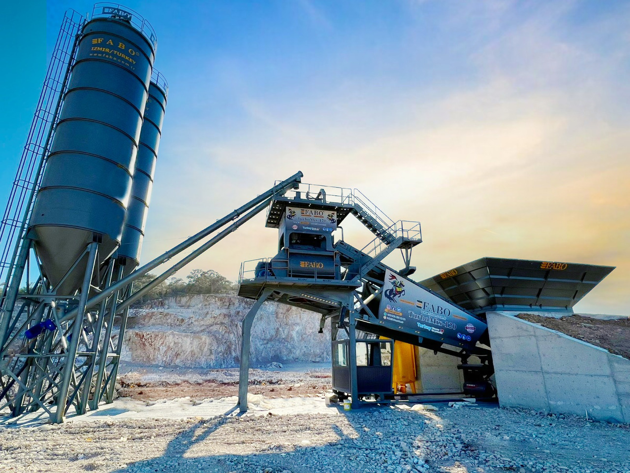FABO mobile concrete batching plant - Бетонов възел: снимка 1 FABO mobile concrete batching plant - Бетонов възел: снимка 1