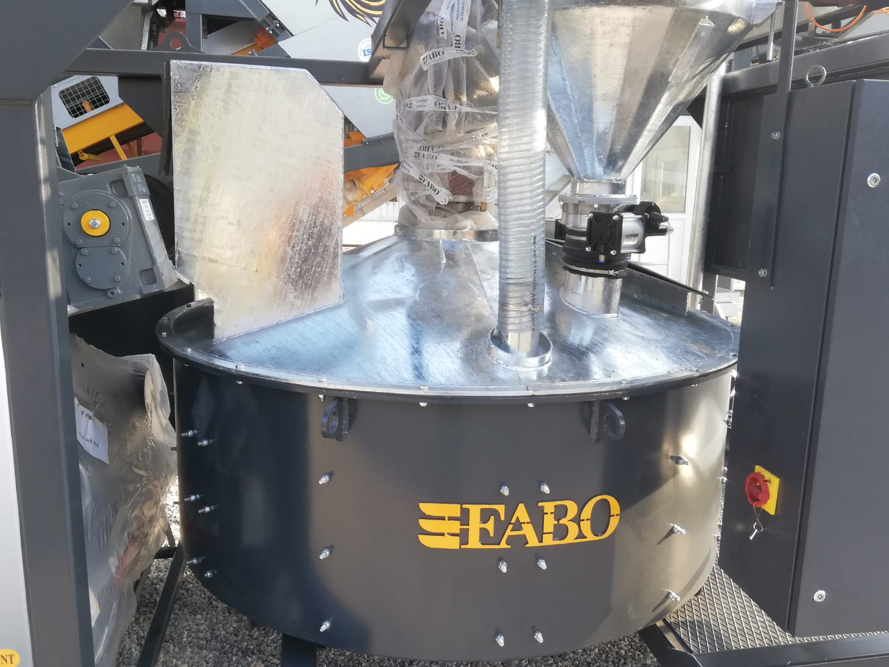 FABO mobile concrete batching plant - Бетонов възел: снимка 5 FABO mobile concrete batching plant - Бетонов възел: снимка 5