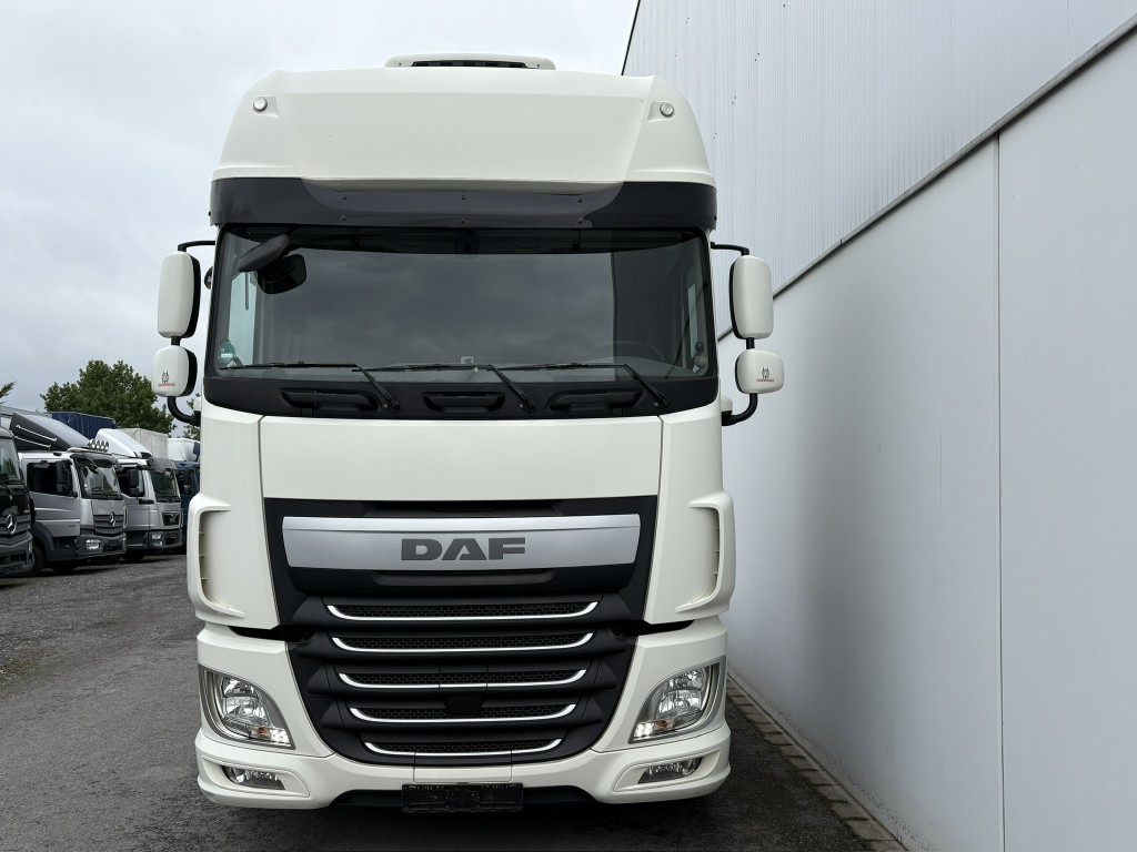 DAF XF 460 FAN 6x2 Lenkachse, Standklima Intarder, SDG - höhenverstellbar - Контейнеровоз/ Сменна каросерия камион: снимка 5 DAF XF 460 FAN 6x2 Lenkachse, Standklima Intarder, SDG - höhenverstellbar - Контейнеровоз/ Сменна каросерия камион: снимка 5