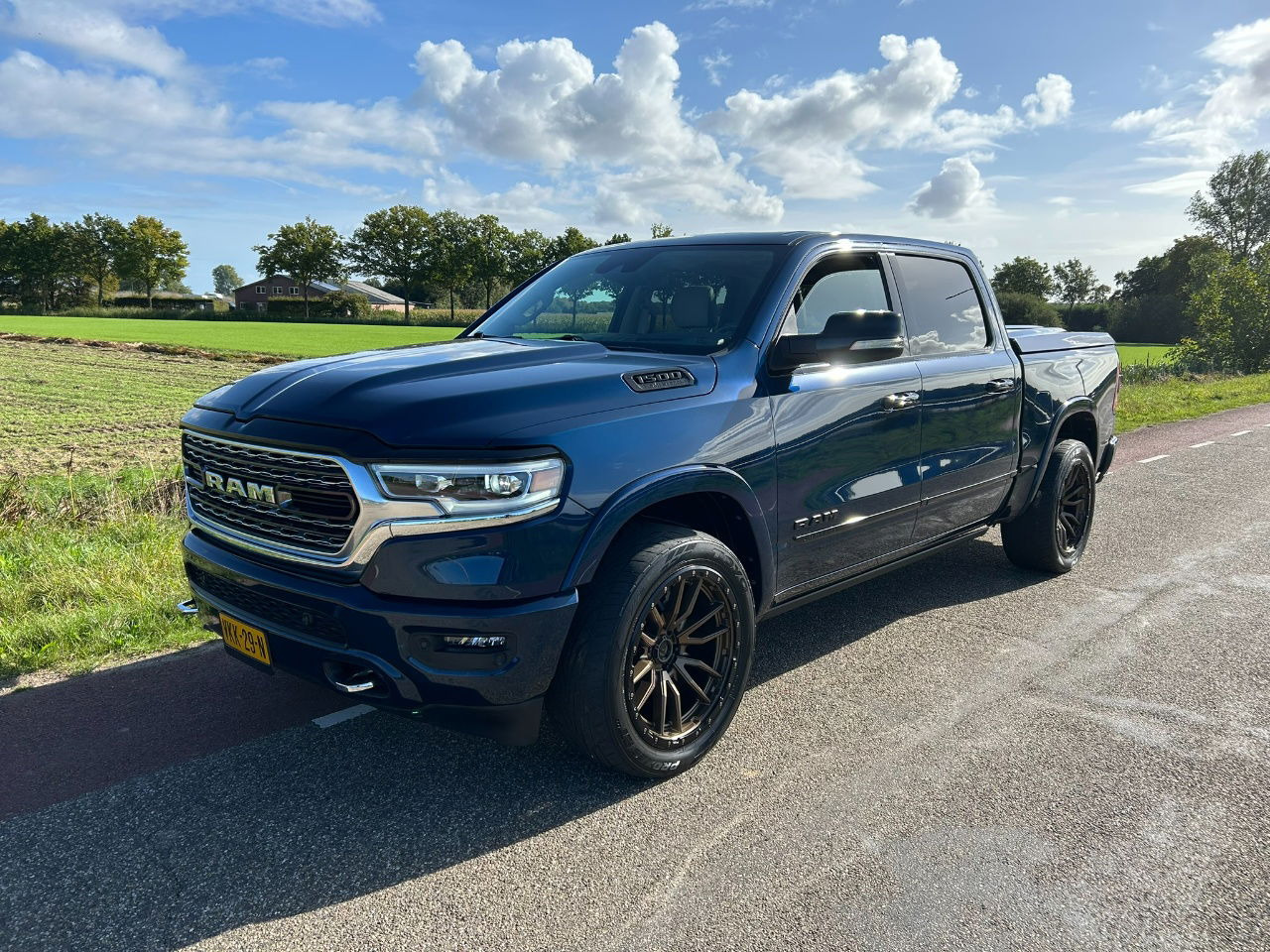 Dodge Ram Pick Up 1500 5.7 V8 4x4 Creb Cab Limeted Hemi Etorque - Пикап: снимка 3 Dodge Ram Pick Up 1500 5.7 V8 4x4 Creb Cab Limeted Hemi Etorque - Пикап: снимка 3
