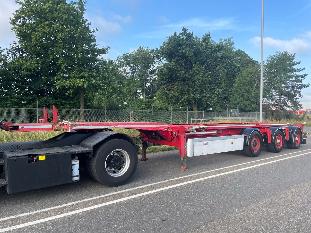 Renders ROC 16.27 CC X steering / Disc brakes /Lifring axle 20-30-40-45 FT HC - Контейнеровоз/ Сменна каросерия полуремарке: снимка 1 Renders ROC 16.27 CC X steering / Disc brakes /Lifring axle 20-30-40-45 FT HC - Контейнеровоз/ Сменна каросерия полуремарке: снимка 1