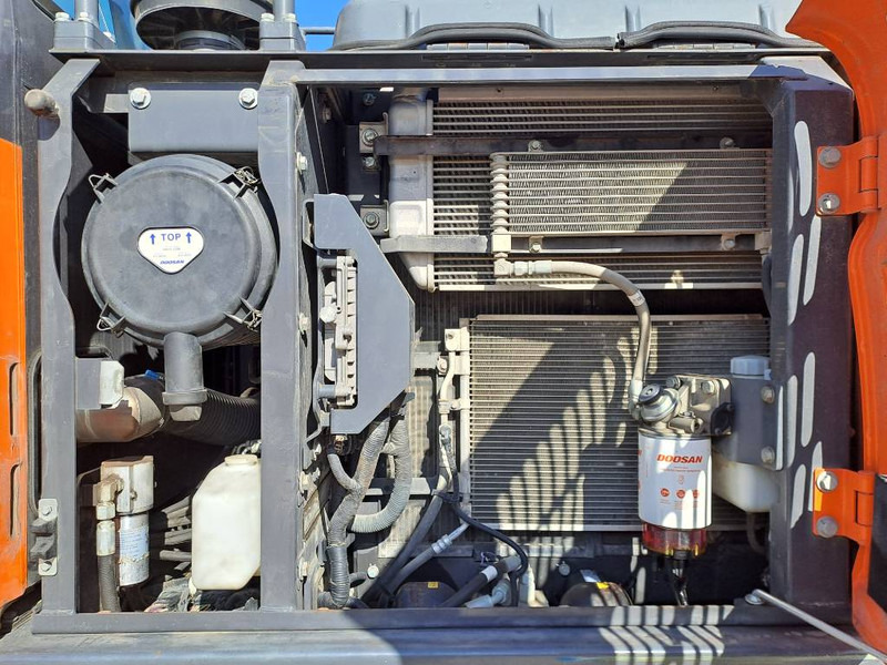 Колесен багер Doosan DX140W-5: снимка 14