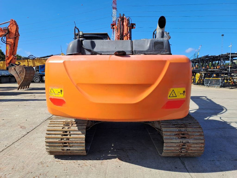 Hitachi ZX210LC-6 - Верижен багер: снимка 3 Hitachi ZX210LC-6 - Верижен багер: снимка 3