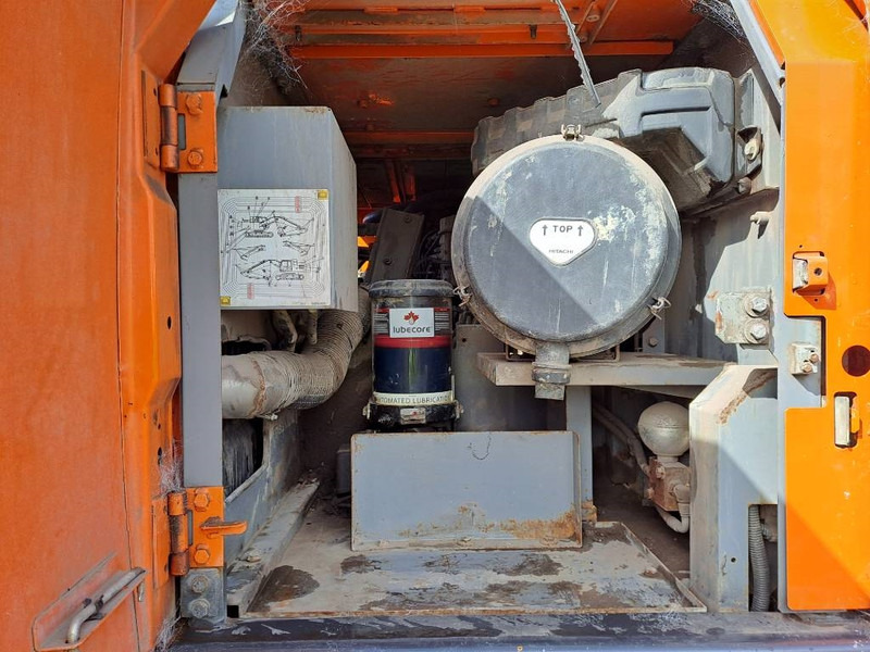 Верижен багер Hitachi ZX300LC-6: снимка 15
