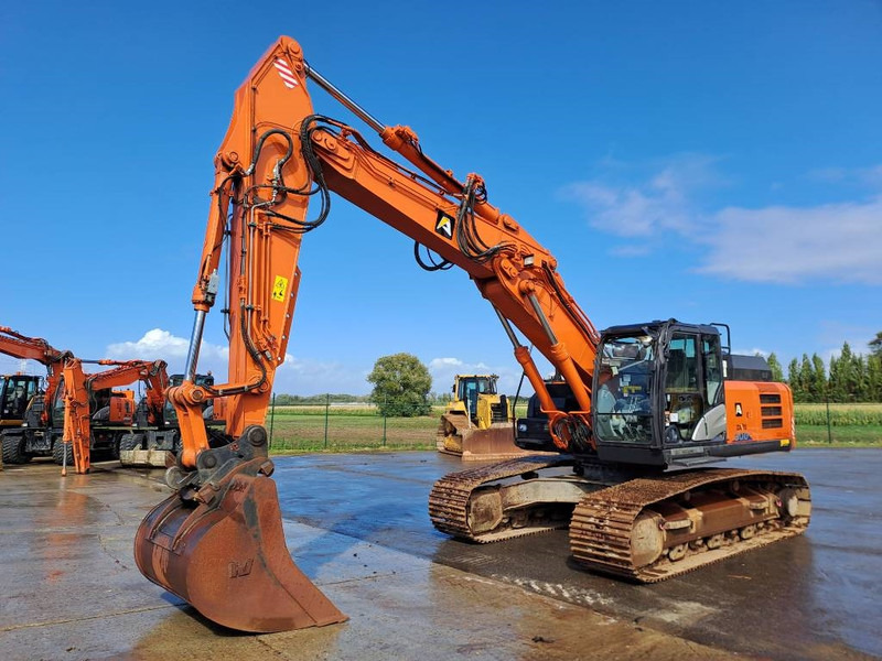 Верижен багер Hitachi ZX300LC-6: снимка 7