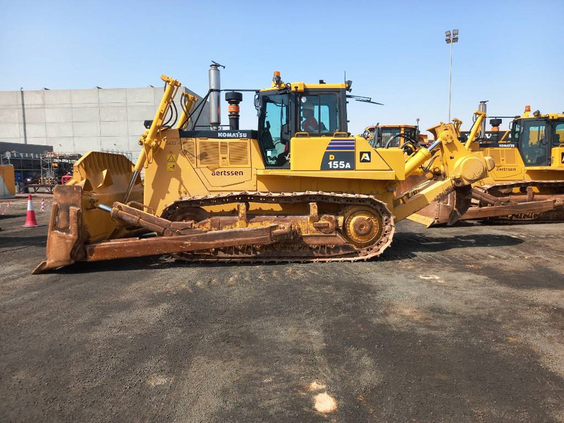 Komatsu D155A-6R (4 Pcs available in Abu Dhabi) - Булдозер: снимка 1 Komatsu D155A-6R (4 Pcs available in Abu Dhabi) - Булдозер: снимка 1