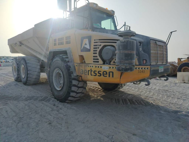 Komatsu HM400-3R (4 pieces available in Abu Dhabi) - Съчленен самосвал: снимка 4 Komatsu HM400-3R (4 pieces available in Abu Dhabi) - Съчленен самосвал: снимка 4
