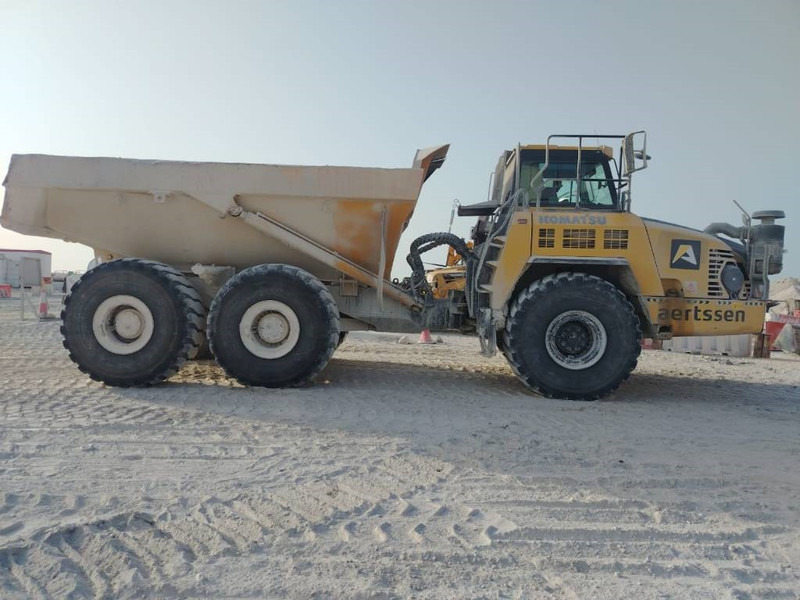 Komatsu HM400-3R (4 pieces available in Abu Dhabi) - Съчленен самосвал: снимка 2 Komatsu HM400-3R (4 pieces available in Abu Dhabi) - Съчленен самосвал: снимка 2