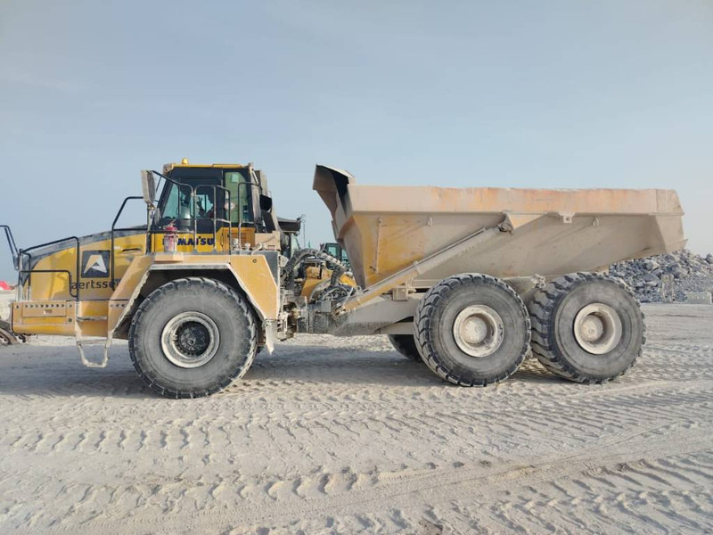 Komatsu HM400-3R (4 pieces available in Abu Dhabi) - Съчленен самосвал: снимка 1 Komatsu HM400-3R (4 pieces available in Abu Dhabi) - Съчленен самосвал: снимка 1