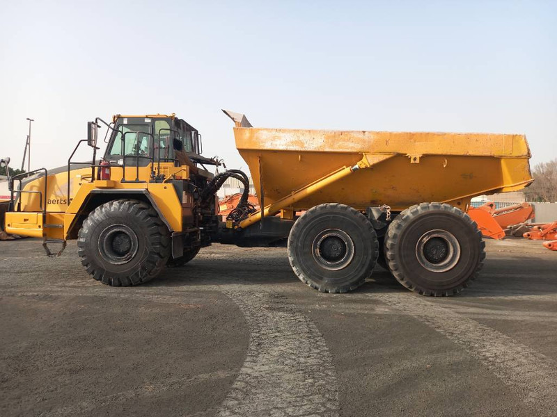 Komatsu HM400-3R (4pcs available in Abu Dhabi) - Съчленен самосвал: снимка 1 Komatsu HM400-3R (4pcs available in Abu Dhabi) - Съчленен самосвал: снимка 1