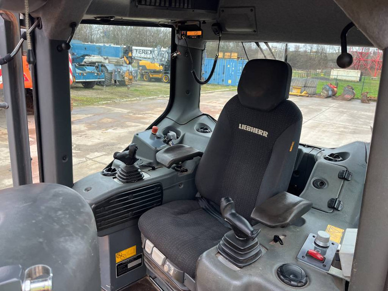 Булдозер Liebherr PR736LGP: снимка 16