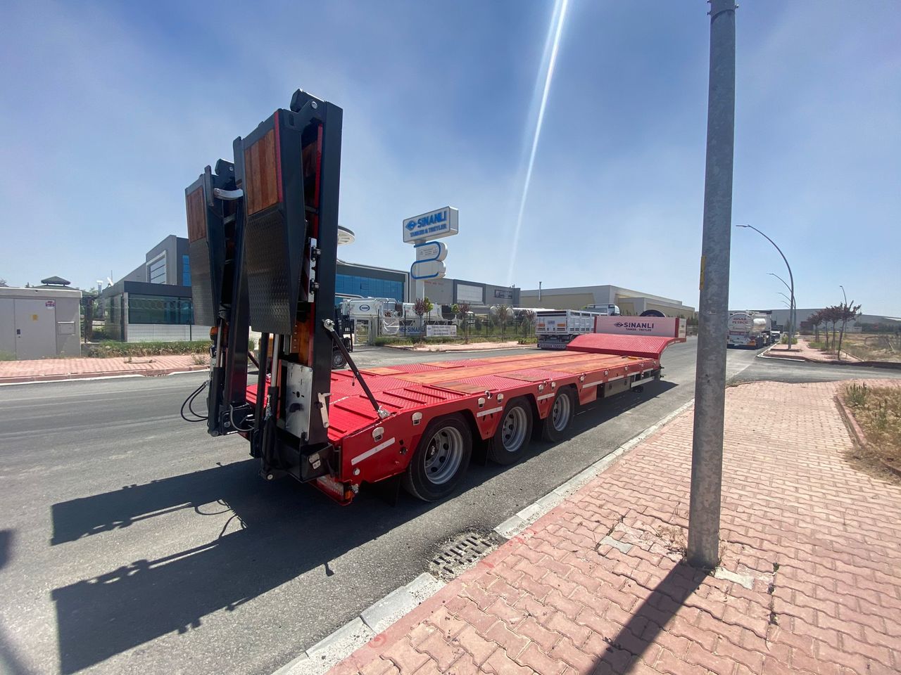 Lowbed Sinan Trailer Lowbed 3 axle - Нискорамна площадка полуремарке: снимка 2 Lowbed Sinan Trailer Lowbed 3 axle - Нискорамна площадка полуремарке: снимка 2