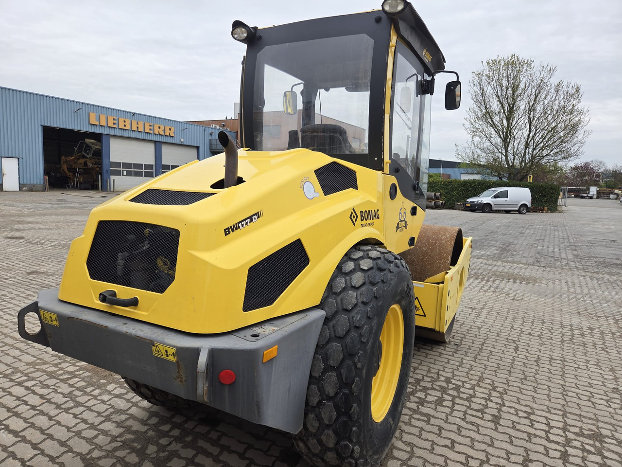 BOMAG BW177D-5 - Компактор: снимка 2 BOMAG BW177D-5 - Компактор: снимка 2