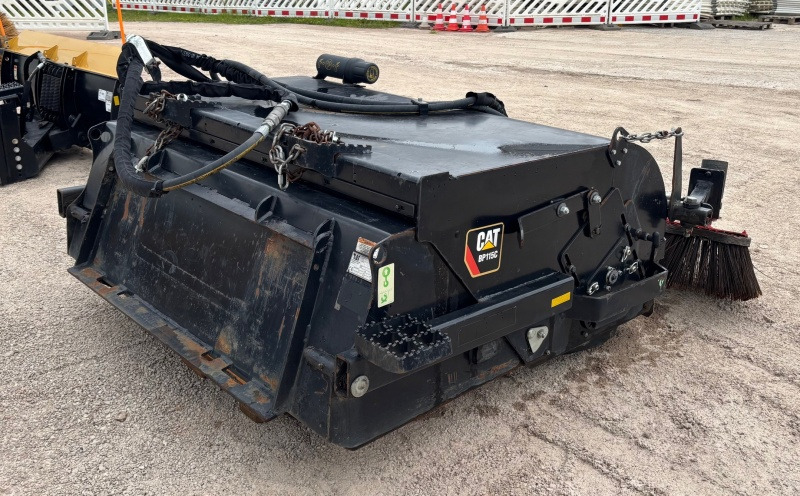 CATERPILLAR BP115C Bobcat - Четка за Мини челен товарач: снимка 1 CATERPILLAR BP115C Bobcat - Четка за Мини челен товарач: снимка 1