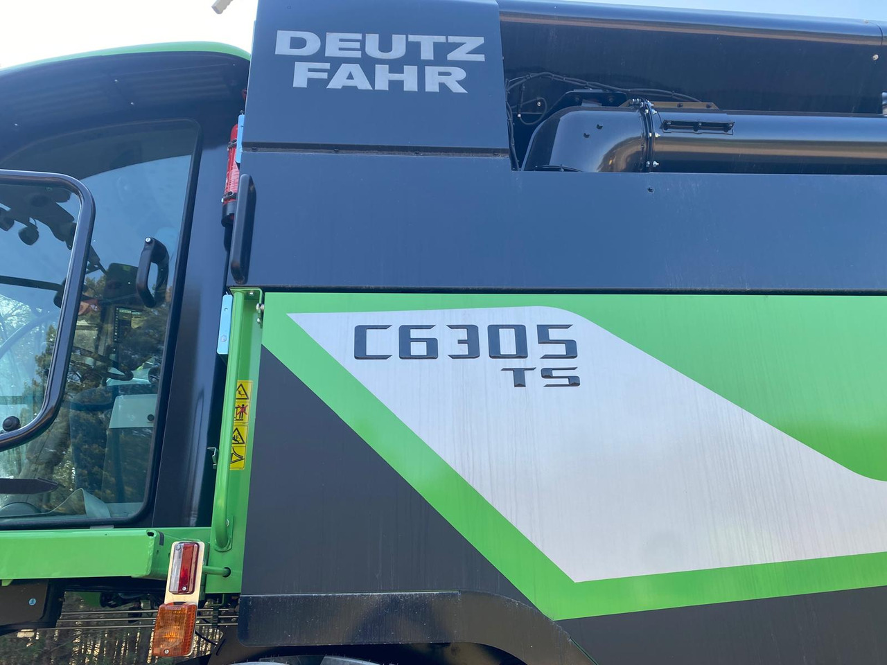 DEUTZ FAHR C6305 TS with DH630R NEW/UNUSED - Комбайн: снимка 4 DEUTZ FAHR C6305 TS with DH630R NEW/UNUSED - Комбайн: снимка 4