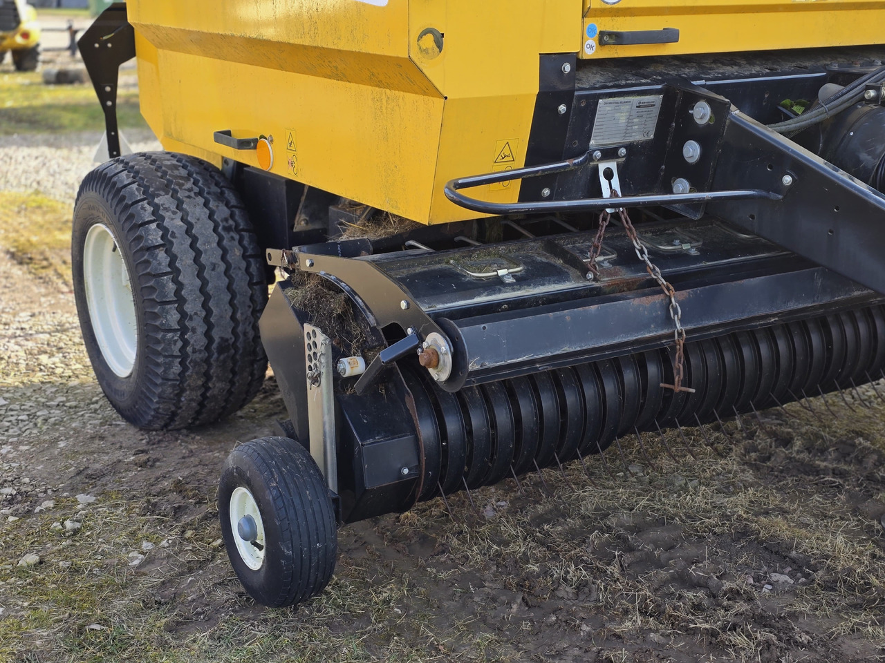 New Holland BR6090 - Рулонна сламопреса: снимка 2 New Holland BR6090 - Рулонна сламопреса: снимка 2
