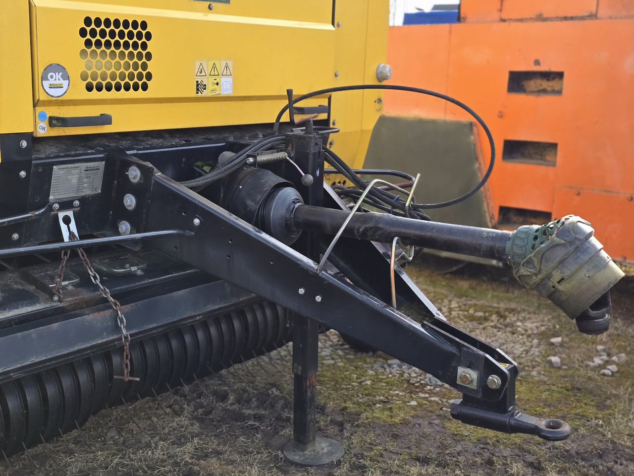 New Holland BR6090 - Рулонна сламопреса: снимка 3 New Holland BR6090 - Рулонна сламопреса: снимка 3