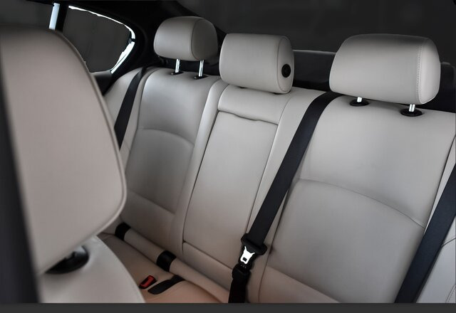 BMW 530d xDrive INDIVIDUAL CONNECTED DRIVE ECO PRO... - Седан: снимка 4 BMW 530d xDrive INDIVIDUAL CONNECTED DRIVE ECO PRO... - Седан: снимка 4