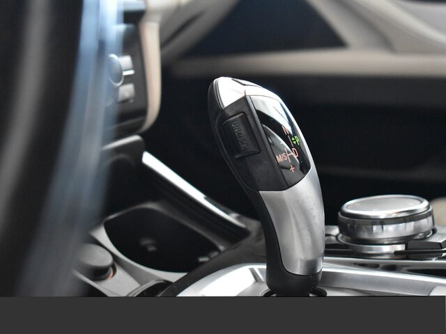 BMW 530d xDrive INDIVIDUAL CONNECTED DRIVE ECO PRO... - Седан: снимка 3 BMW 530d xDrive INDIVIDUAL CONNECTED DRIVE ECO PRO... - Седан: снимка 3