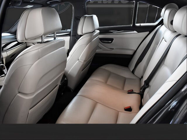 BMW 530d xDrive INDIVIDUAL CONNECTED DRIVE ECO PRO... - Седан: снимка 5 BMW 530d xDrive INDIVIDUAL CONNECTED DRIVE ECO PRO... - Седан: снимка 5