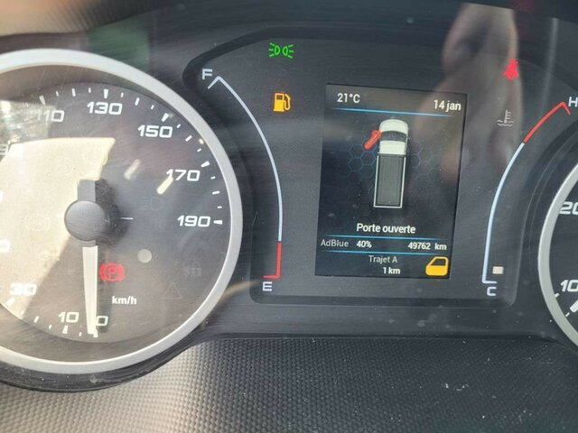 IVECO Daily 35C16H3.0 Kastenaufbau + Kran... - Товарен бус: снимка 3 IVECO Daily 35C16H3.0 Kastenaufbau + Kran... - Товарен бус: снимка 3