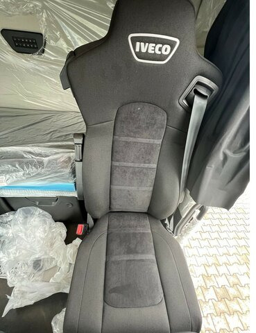 IVECO S-Way AS440S49T/P-AF4T COMFORT AERO PREMIUM LED... - Влекач: снимка 4 IVECO S-Way AS440S49T/P-AF4T COMFORT AERO PREMIUM LED... - Влекач: снимка 4