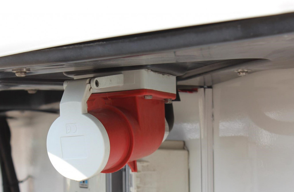 Chereau 3-Achser Kühlanhänger CV 1350 Türen FRC - Рефрижератор ремарке: снимка 3 Chereau 3-Achser Kühlanhänger CV 1350 Türen FRC - Рефрижератор ремарке: снимка 3