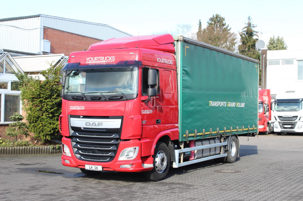 Daf XF 460 Space Cab Plane-Jumbo Retarder Hubdach - Камион с брезент: снимка 1 Daf XF 460 Space Cab Plane-Jumbo Retarder Hubdach - Камион с брезент: снимка 1