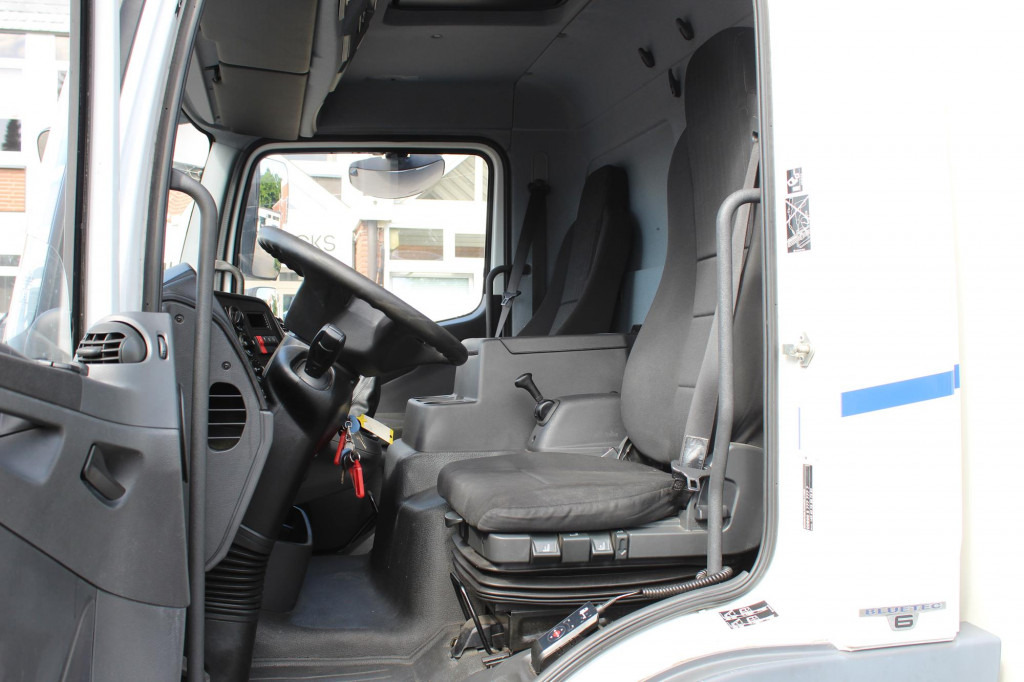 Mercedes-Benz Atego 1221 E6 Koffer Klima LDW Schalter LBW - Камион: снимка 5 Mercedes-Benz Atego 1221 E6 Koffer Klima LDW Schalter LBW - Камион: снимка 5