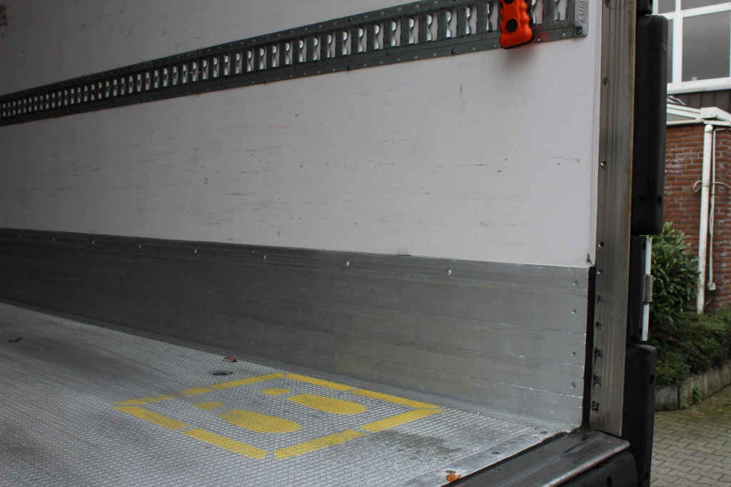 Lamberet TK SLXi Spectrum 2,65h Bi-Multi-Temp. TW LBW - Рефрижератор полуремарке: снимка 5 Lamberet TK SLXi Spectrum 2,65h Bi-Multi-Temp. TW LBW - Рефрижератор полуремарке: снимка 5