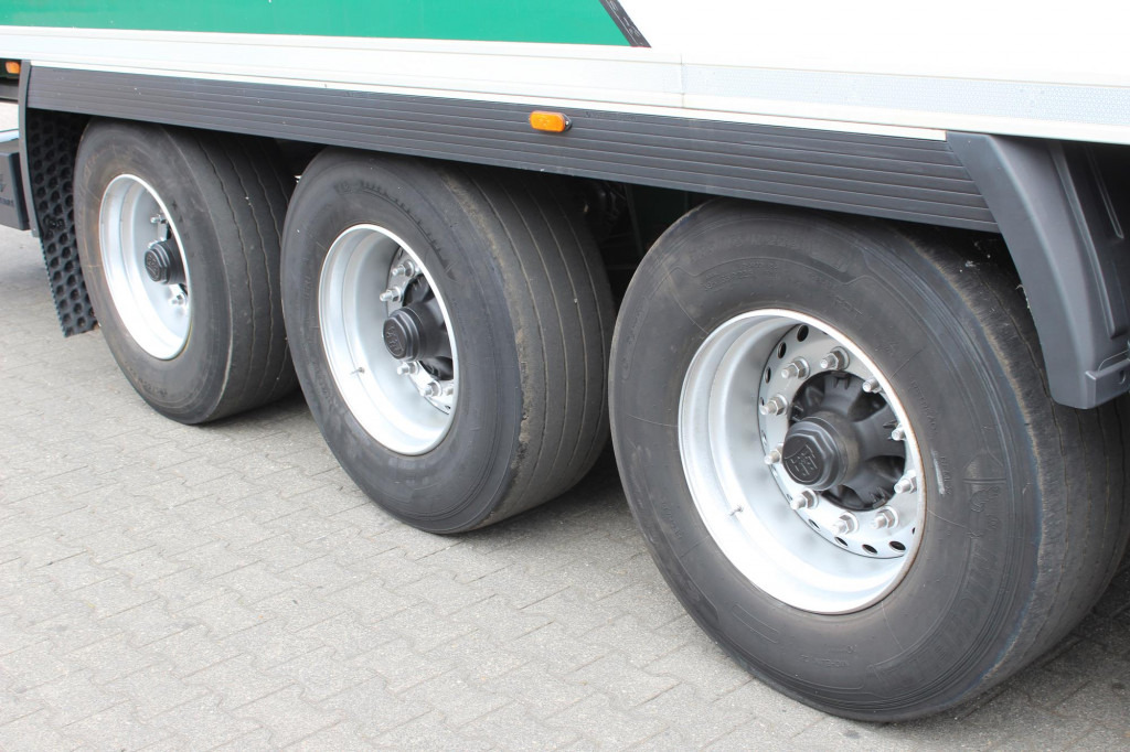 Рефрижератор полуремарке Lamberet TK SLXi Spectrum 2,65h Bi-Temp LBW FRC Aluboden: снимка 7 Рефрижератор полуремарке Lamberet TK SLXi Spectrum 2,65h Bi-Temp LBW FRC Aluboden: снимка 7