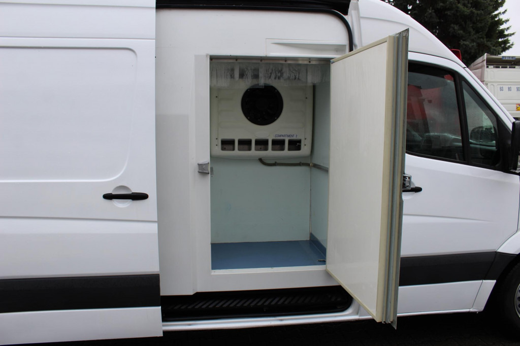 VW Crafter Tiefkühl Bi-Temp Maxi CX 350 MT Strom - Лекотоварен автомобил: снимка 3 VW Crafter Tiefkühl Bi-Temp Maxi CX 350 MT Strom - Лекотоварен автомобил: снимка 3