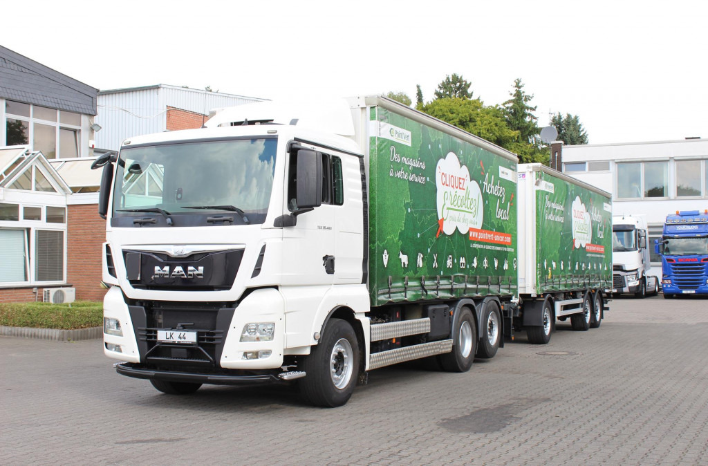 MAN TGX 26.480 Plane Stapleraufnahme Lenkachse Zug! - Камион с брезент: снимка 1 MAN TGX 26.480 Plane Stapleraufnahme Lenkachse Zug! - Камион с брезент: снимка 1