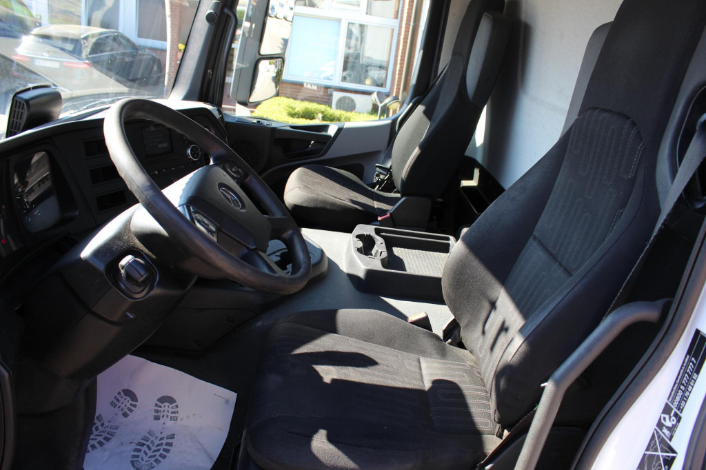 Камион фургон Mercedes-Benz Antos 1830 E6 Koffer 7,7m   LBW   Rolltor: снимка 7
