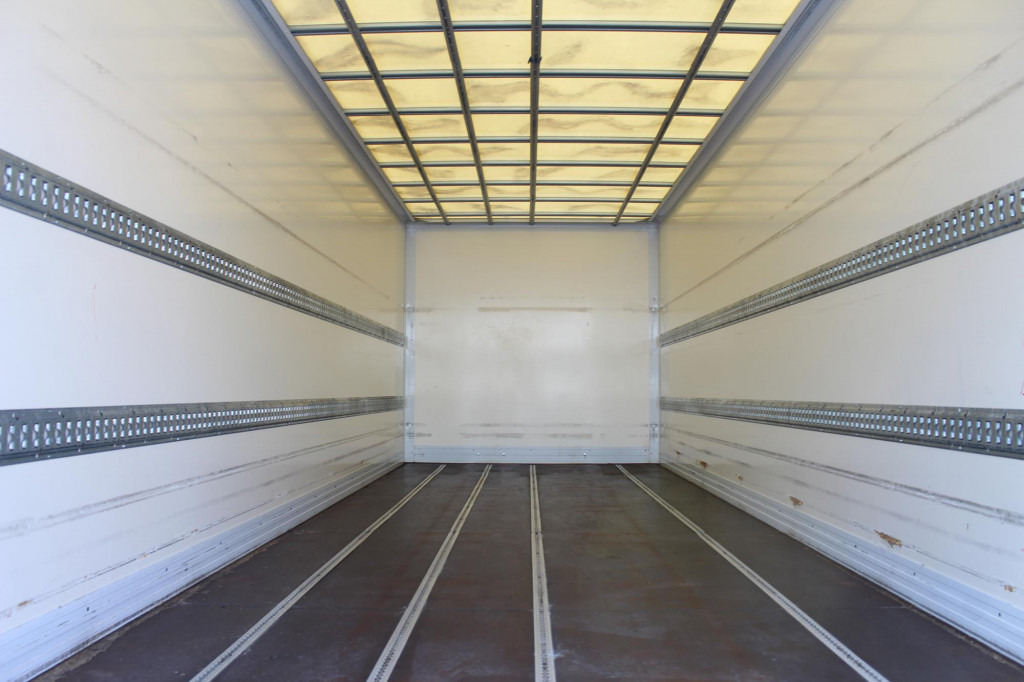 Mercedes-Benz Atego 1221 E6 Koffer Klima LDW Schalter LBW - Камион фургон: снимка 2 Mercedes-Benz Atego 1221 E6 Koffer Klima LDW Schalter LBW - Камион фургон: снимка 2