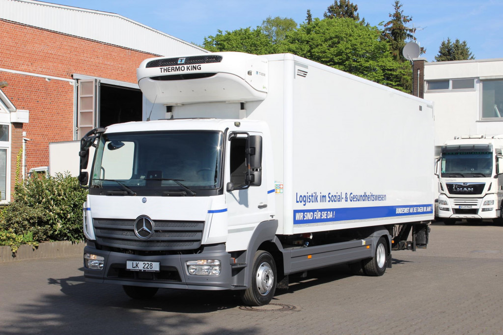 Mercedes-Benz Atego 1221 E6 TK T-800 R Strom Türen+LBW - Рефрижератор камион: снимка 1 Mercedes-Benz Atego 1221 E6 TK T-800 R Strom Türen+LBW - Рефрижератор камион: снимка 1