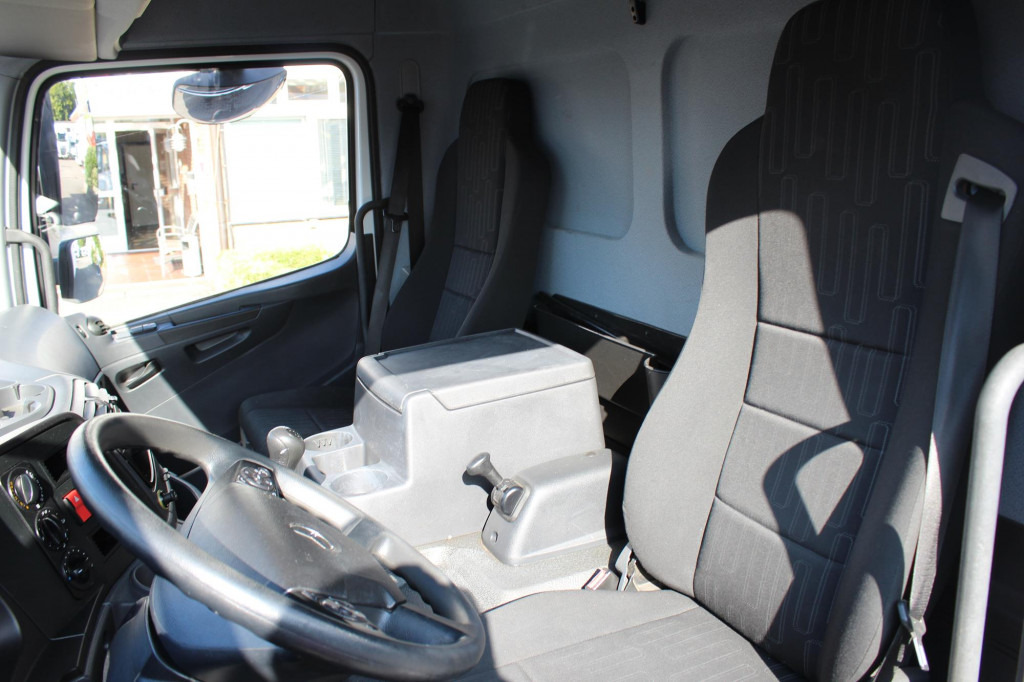 Mercedes-Benz Atego 818 E6 Koffer 6m Klima LDW Schalter LBW - Лекотоварен автомобил фургон: снимка 5 Mercedes-Benz Atego 818 E6 Koffer 6m Klima LDW Schalter LBW - Лекотоварен автомобил фургон: снимка 5