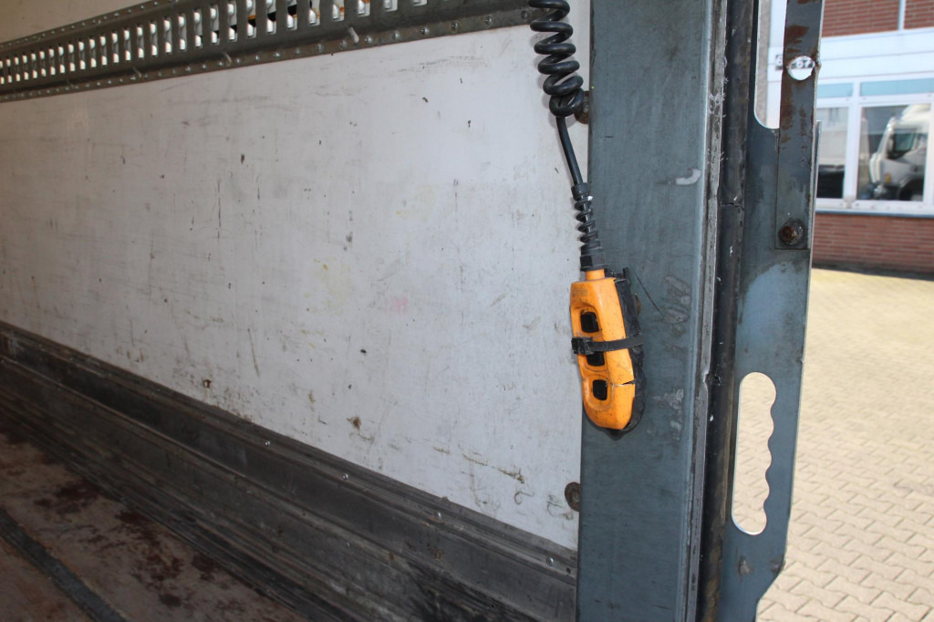 Renault D 280E6 Wide Koffer LBW nur 268Tkm! - Камион фургон: снимка 4 Renault D 280E6 Wide Koffer LBW nur 268Tkm! - Камион фургон: снимка 4