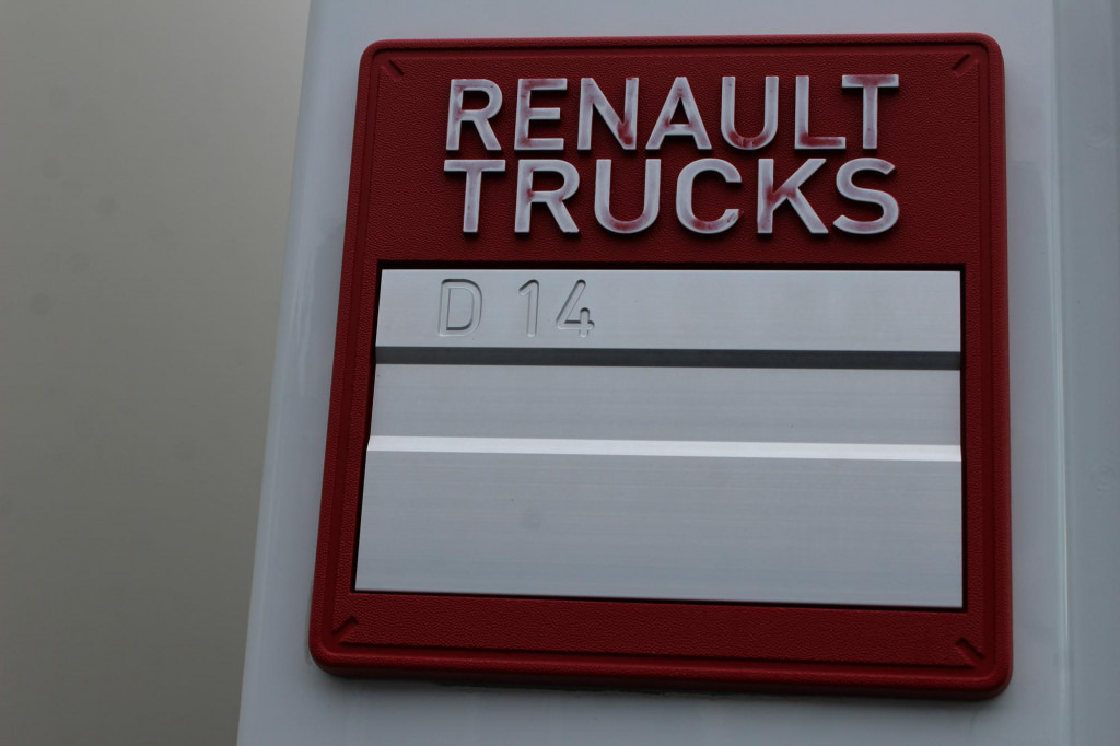 Renault D14 220E6   Laderbordwand   nur 185 Tkm   Klima - Камион фургон: снимка 5 Renault D14 220E6   Laderbordwand   nur 185 Tkm   Klima - Камион фургон: снимка 5