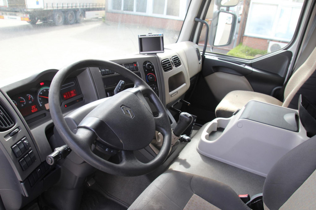 Renault Midlum 220 E5 CS 850 Strom LBW Seiten Tür FRC - Рефрижератор камион: снимка 4 Renault Midlum 220 E5 CS 850 Strom LBW Seiten Tür FRC - Рефрижератор камион: снимка 4