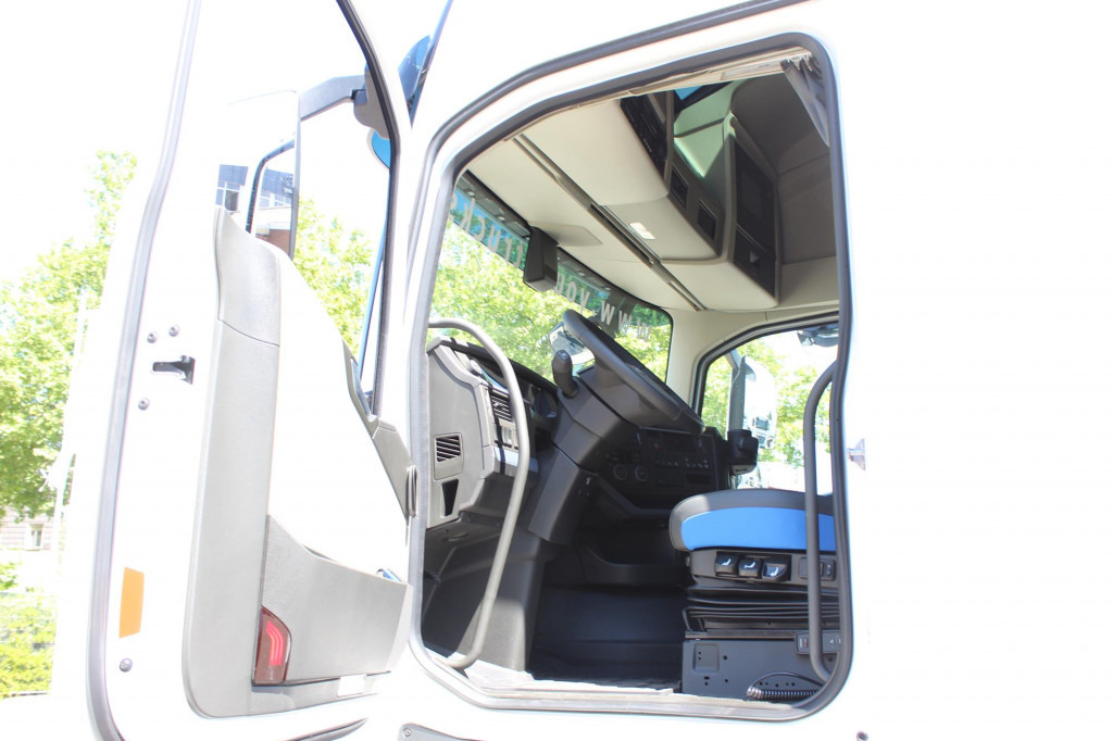 Volvo FH 500 Globe XL I-Park Cool Navi Miete-Rent! - Влекач: снимка 2 Volvo FH 500 Globe XL I-Park Cool Navi Miete-Rent! - Влекач: снимка 2