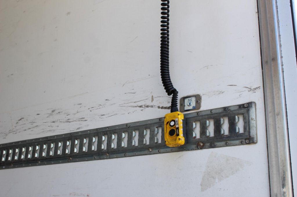 Volvo FL 260 E6  TK T800R  16t  Strom  Türen+LBW  FRC - Рефрижератор камион: снимка 3 Volvo FL 260 E6  TK T800R  16t  Strom  Türen+LBW  FRC - Рефрижератор камион: снимка 3