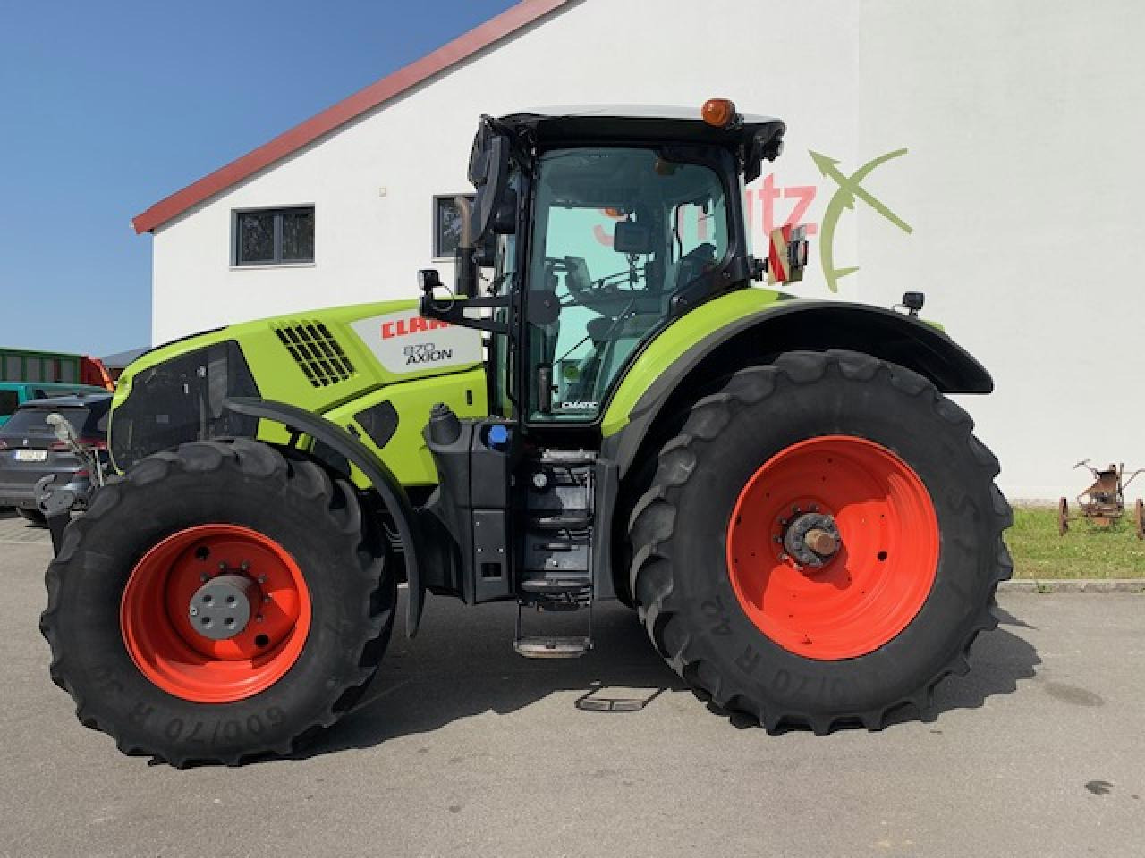 CLAAS Axion 870 CMATIC mit GPS S10, RTK, 3255 Bh - Трактор: снимка 2 CLAAS Axion 870 CMATIC mit GPS S10, RTK, 3255 Bh - Трактор: снимка 2