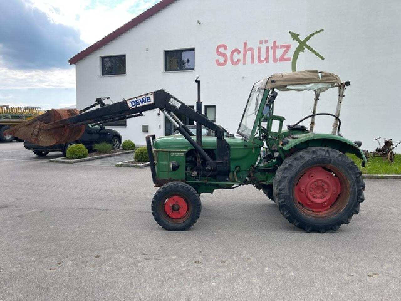 Deutz-Fahr D 4005 mit Frontlader / Oldtimer - Трактор: снимка 1 Deutz-Fahr D 4005 mit Frontlader / Oldtimer - Трактор: снимка 1