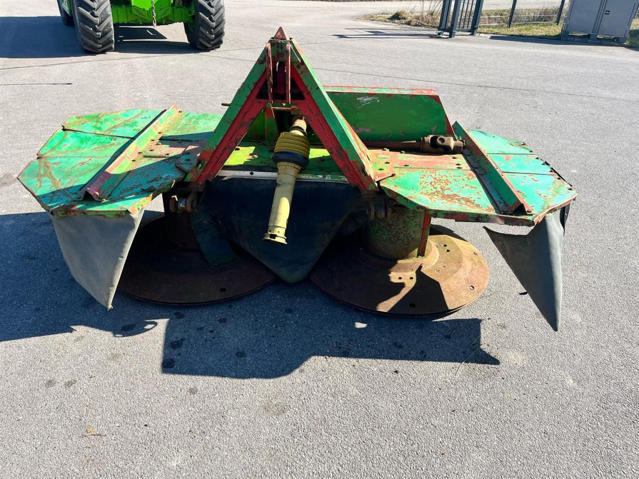 Deutz-Fahr Frontmähwerk, 2 m Arbeitsbreite - Косачка: снимка 4 Deutz-Fahr Frontmähwerk, 2 m Arbeitsbreite - Косачка: снимка 4