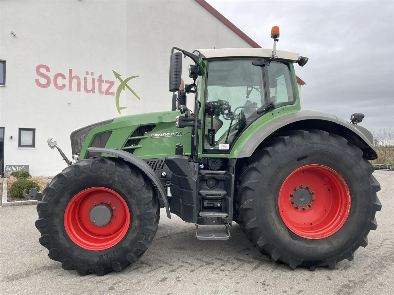 Fendt 828 Vario Profi Plus, GPS, FZW, 5DW, Baujahr 2014 - Трактор: снимка 1 Fendt 828 Vario Profi Plus, GPS, FZW, 5DW, Baujahr 2014 - Трактор: снимка 1