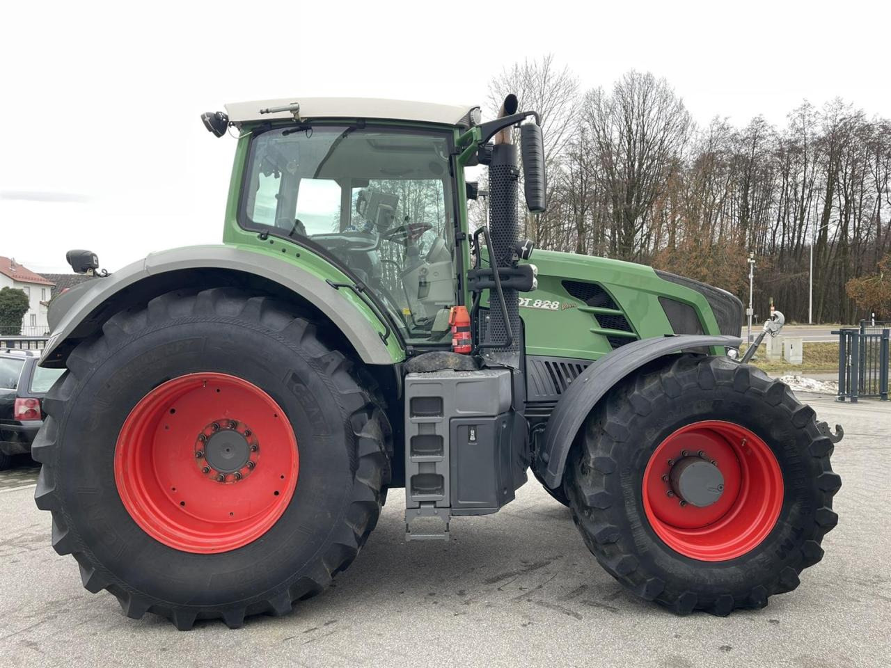 Fendt 828 Vario Profi Plus, GPS, FZW, 5DW, Baujahr 2014 - Трактор: снимка 5 Fendt 828 Vario Profi Plus, GPS, FZW, 5DW, Baujahr 2014 - Трактор: снимка 5