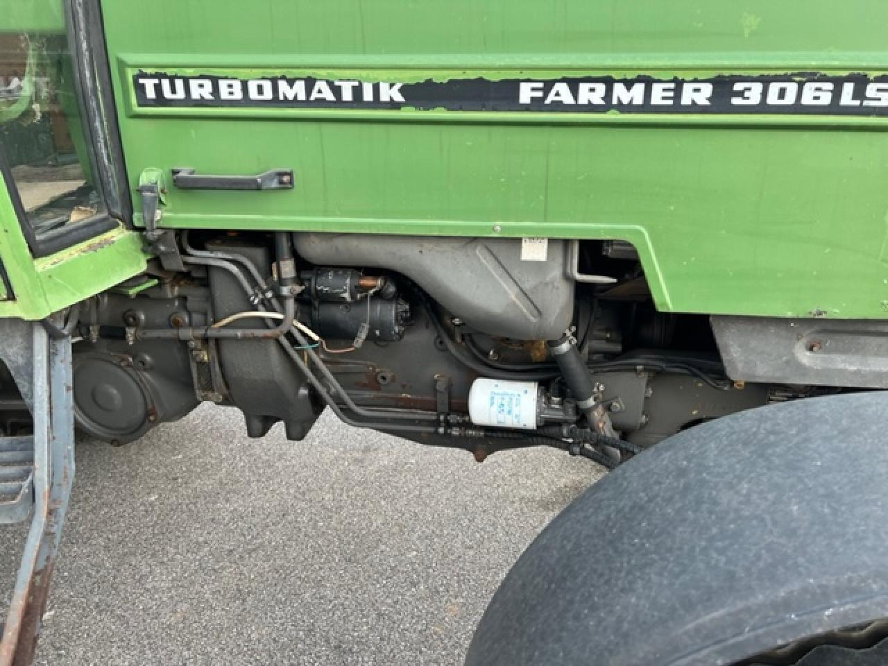 Fendt Farmer 306 LS, ca. 9516 Bh, Baujahr 1982 - Трактор: снимка 4 Fendt Farmer 306 LS, ca. 9516 Bh, Baujahr 1982 - Трактор: снимка 4